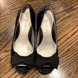 Girls Nordstrom peep toe patent wedge heel sz 12.5